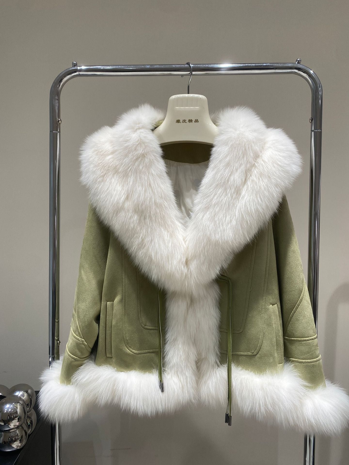 New Green Stitching Large Lapel Collar Fur Inside Coat For Women