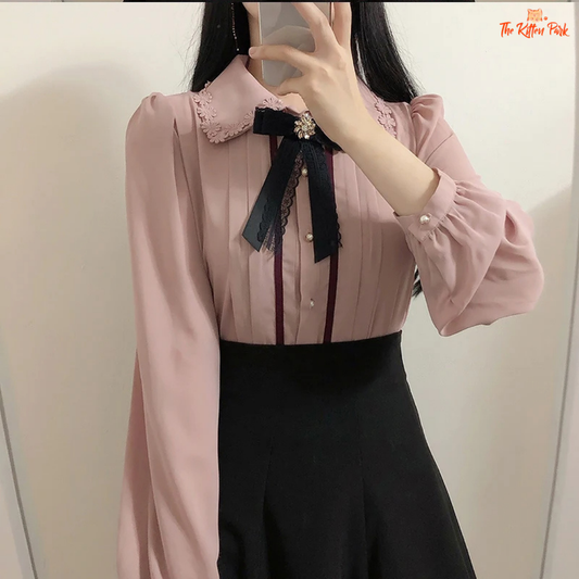 Vintage-inspired preppy button blouse for women with chiffon fabric and single-breasted design, ideal for formal or smart-casual looks.