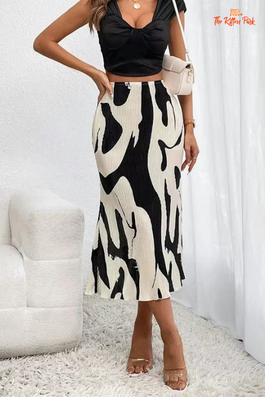 Dressy Casual Graphic Print Pleated Long Skirt in geometric pattern with elastic high waist, perfect for casual and streetwear fashion.