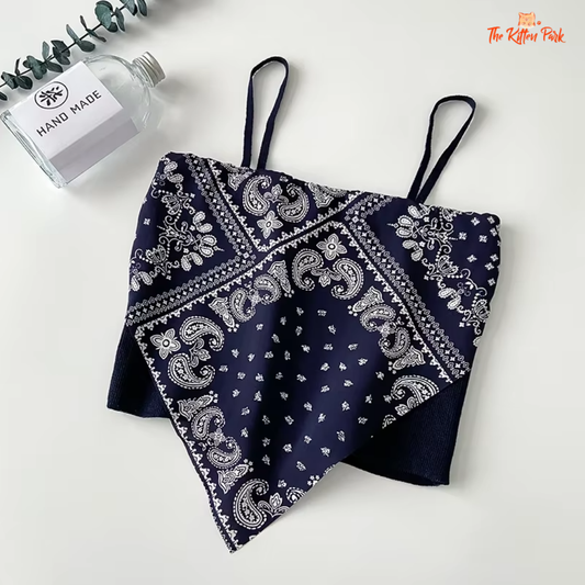 Off-shoulder vintage scarf crop top with irregular hem, backless design, and knitted fabric in Y2K clubwear style – bold summer fashion.