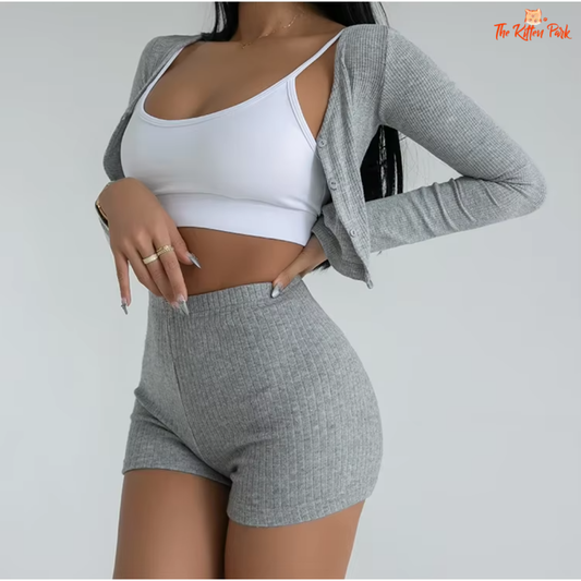 Slim-fit high waist knit shorts in a sporty A-line cut, ideal for casual spring and summer wear.