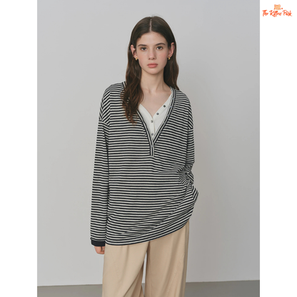 2026 Women's Retro Striped Fake Two-Piece V-Neck T-Shirt with retro stripes, layered look, and casual fit for all-season wear.