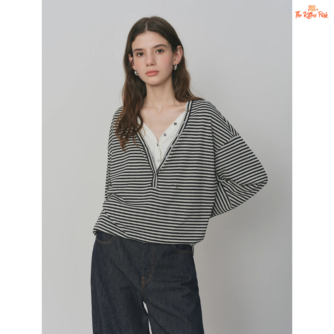 2026 Women's Retro Striped Fake Two-Piece V-Neck T-Shirt with retro stripes, layered look, and casual fit for all-season wear.