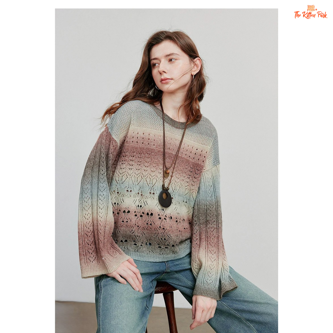 Women’s striped wool-blend pullover with loose fit, round neck, and bohemian style, designed for cozy autumn and winter wear.