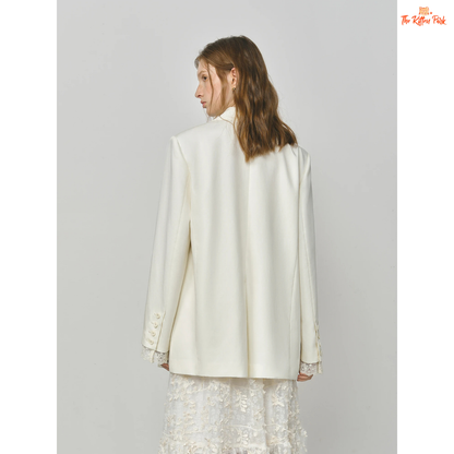 Elegant French-inspired women’s blazer with lace trim, notched collar, single-button closure, and solid design, made from lyocell and polyamide.