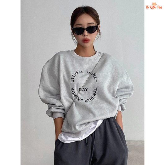 Funny Letter Print Oversized Sweatshirt — women’s casual pullover with fleece liner, O-neck, bold letter design, oversized straight fit for autumn and winter.