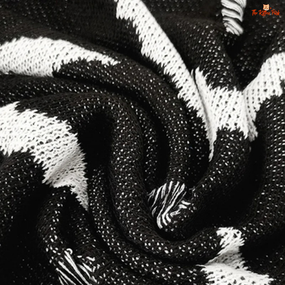 Gothic Bat Knit Sweater – Halloween Punk Loose Pullover in coarse knit acrylic with gothic bat design, long loose fit, and extra-heavy fabric for autumn/winter.