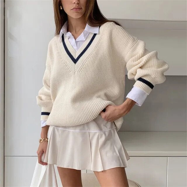 Chic White V-Neck Knit Sweater
