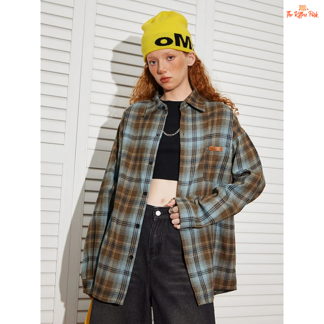 Retro striped Harajuku-style Y2K blouse with turn-down collar, loose fit, single-breasted closure, and full-length sleeves for autumn and winter.