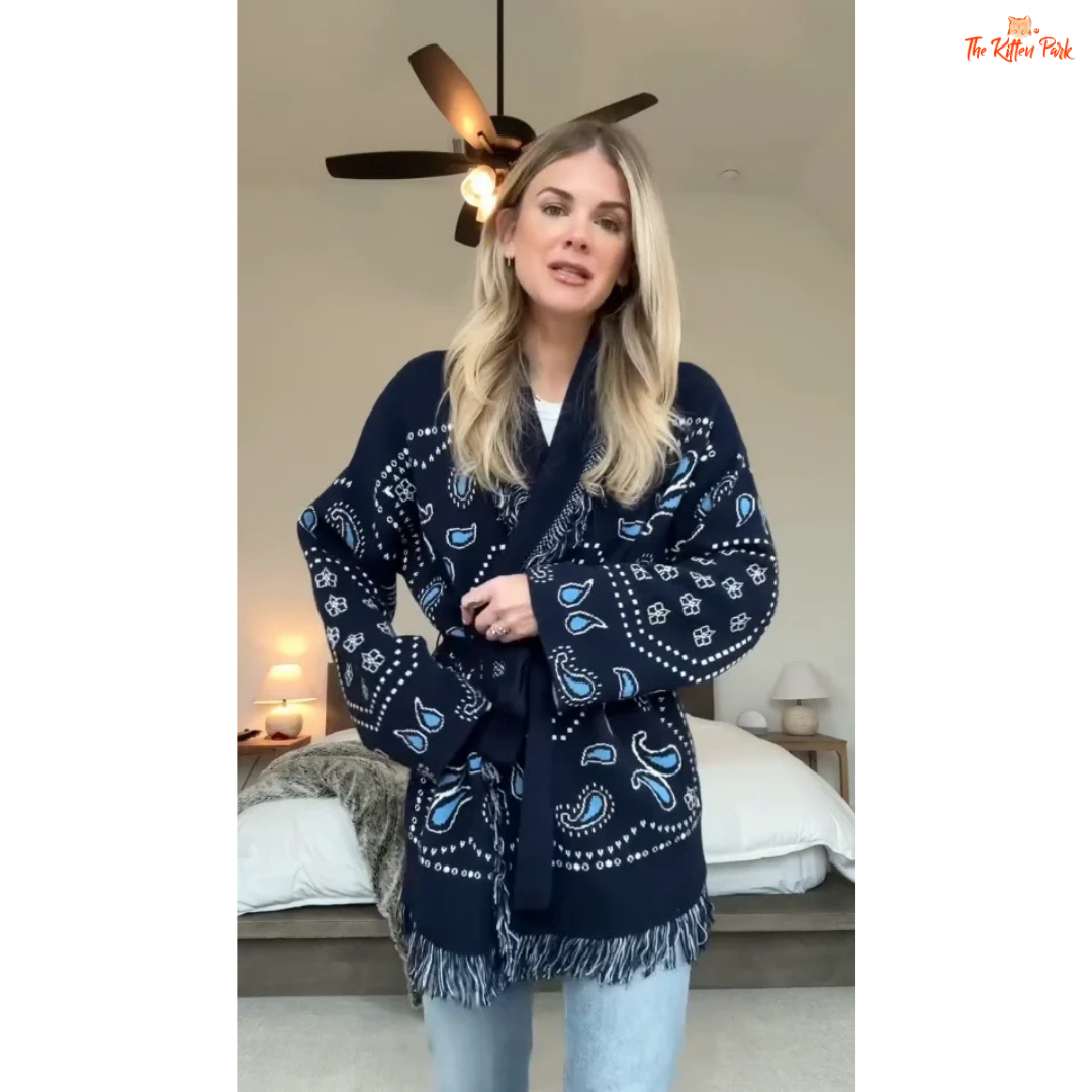 Patchwork Knitted Cardigan – Autumn 2026, loose fit V-neck cardigan with striped patchwork, button closure, extra-heavy knit polyester for autumn and winter.