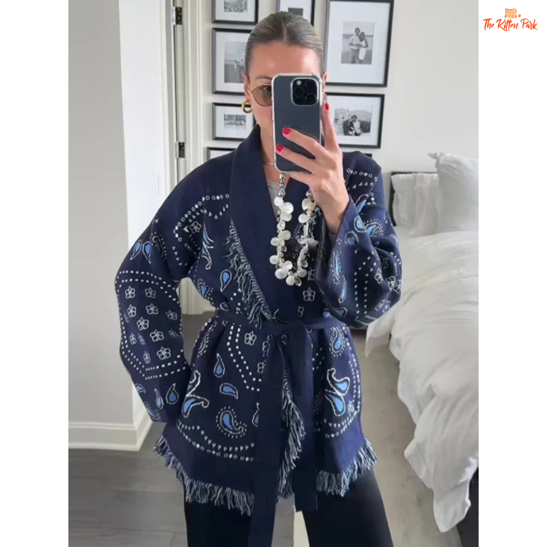 Patchwork Knitted Cardigan – Autumn 2026, loose fit V-neck cardigan with striped patchwork, button closure, extra-heavy knit polyester for autumn and winter.