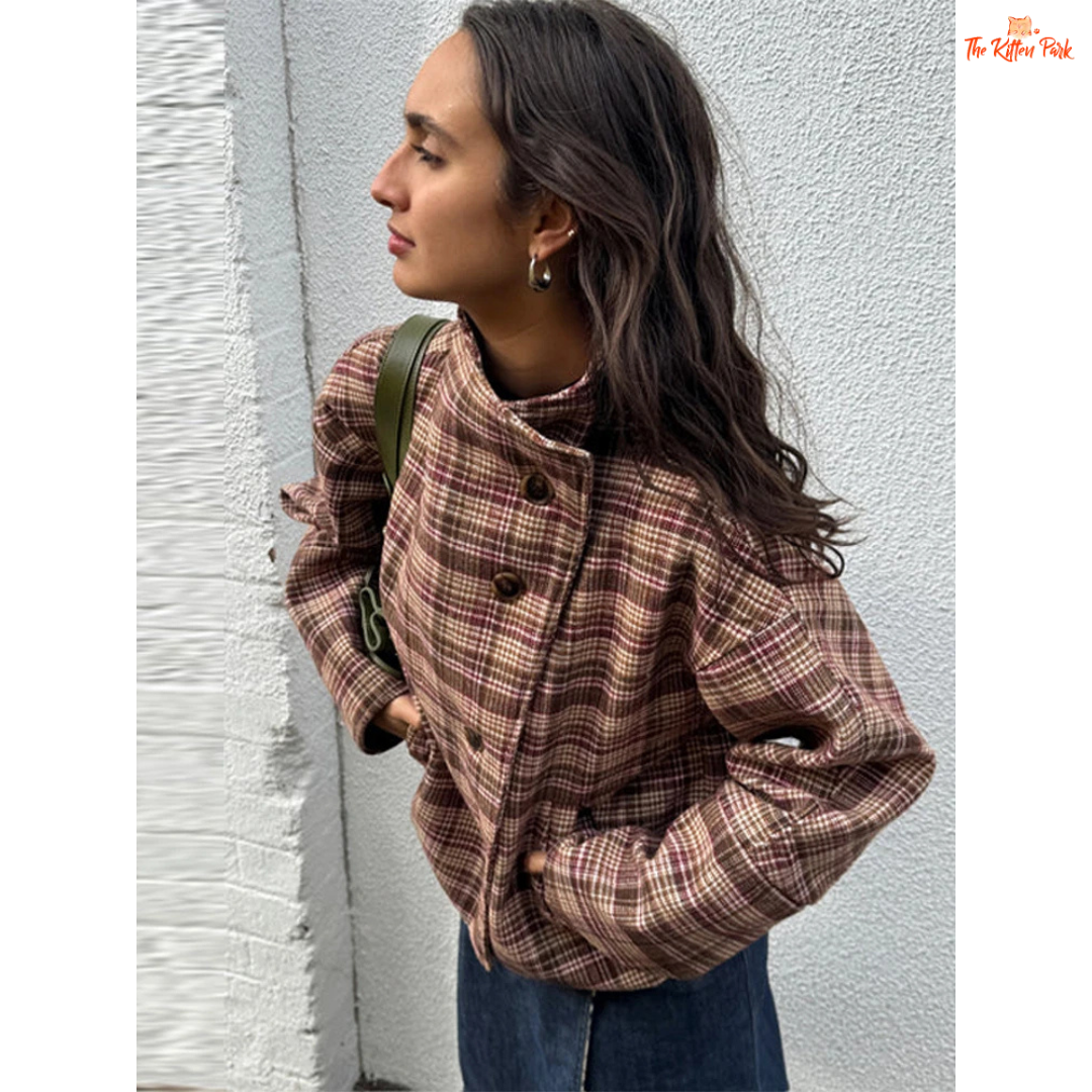 Plaid Loose Jacket – Autumn/Winter, loose fit with stand collar, plaid pattern, buttons and pockets, polyester-linen blend for seasonal streetwear.