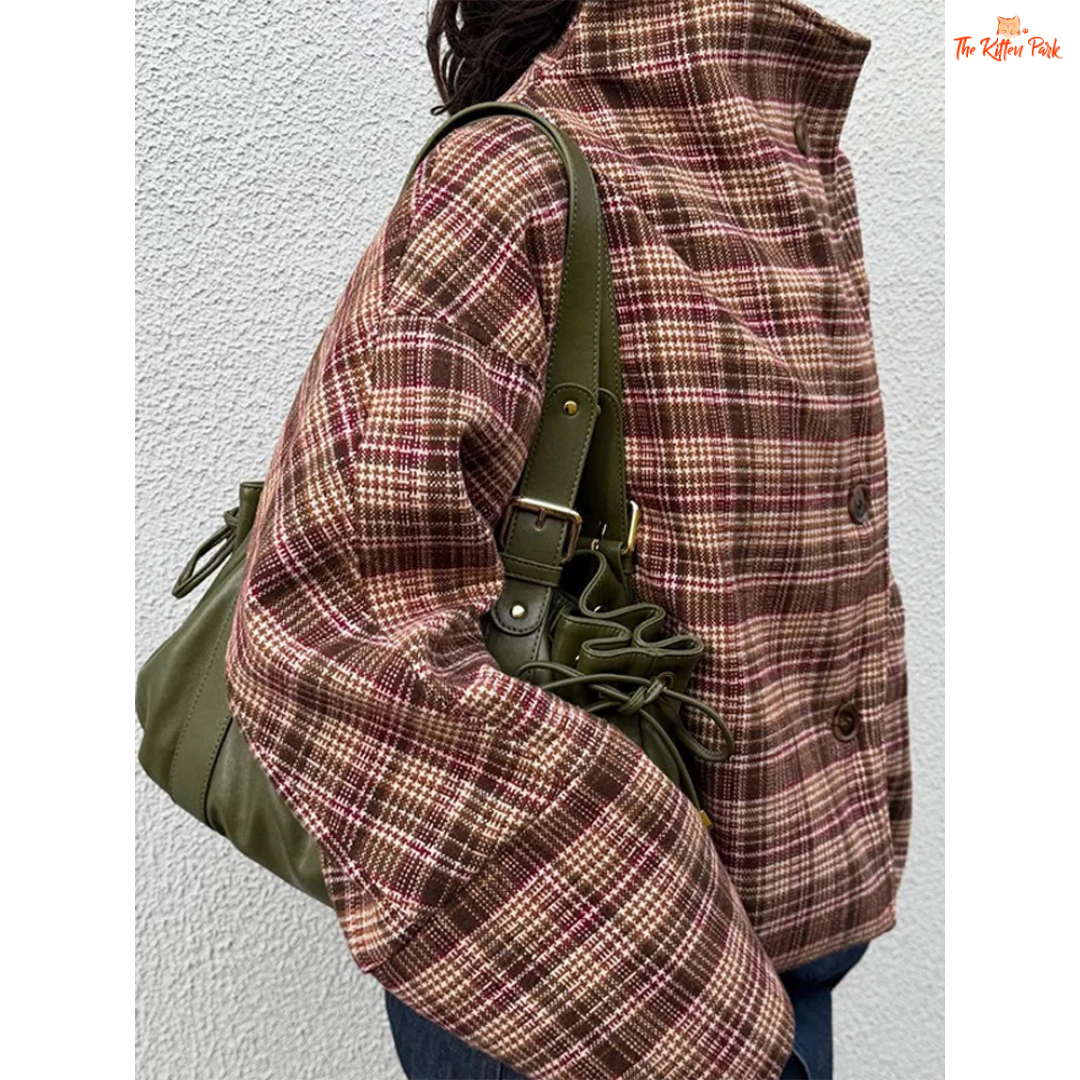 Plaid Loose Jacket – Autumn/Winter, loose fit with stand collar, plaid pattern, buttons and pockets, polyester-linen blend for seasonal streetwear.