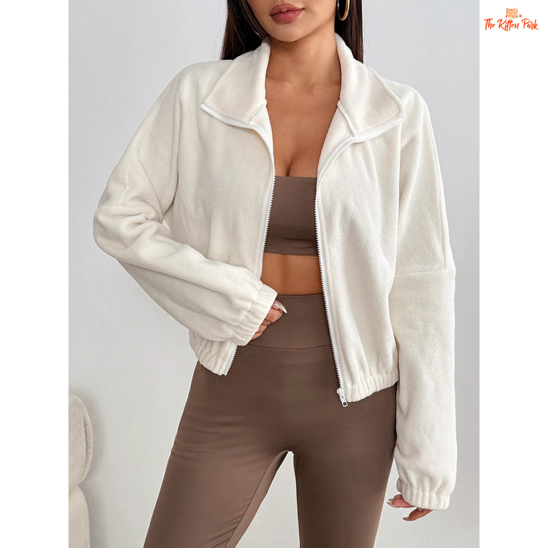 Thick solid zipper streetwear coat for women with turtleneck design and button details, ideal for autumn and winter outfits.