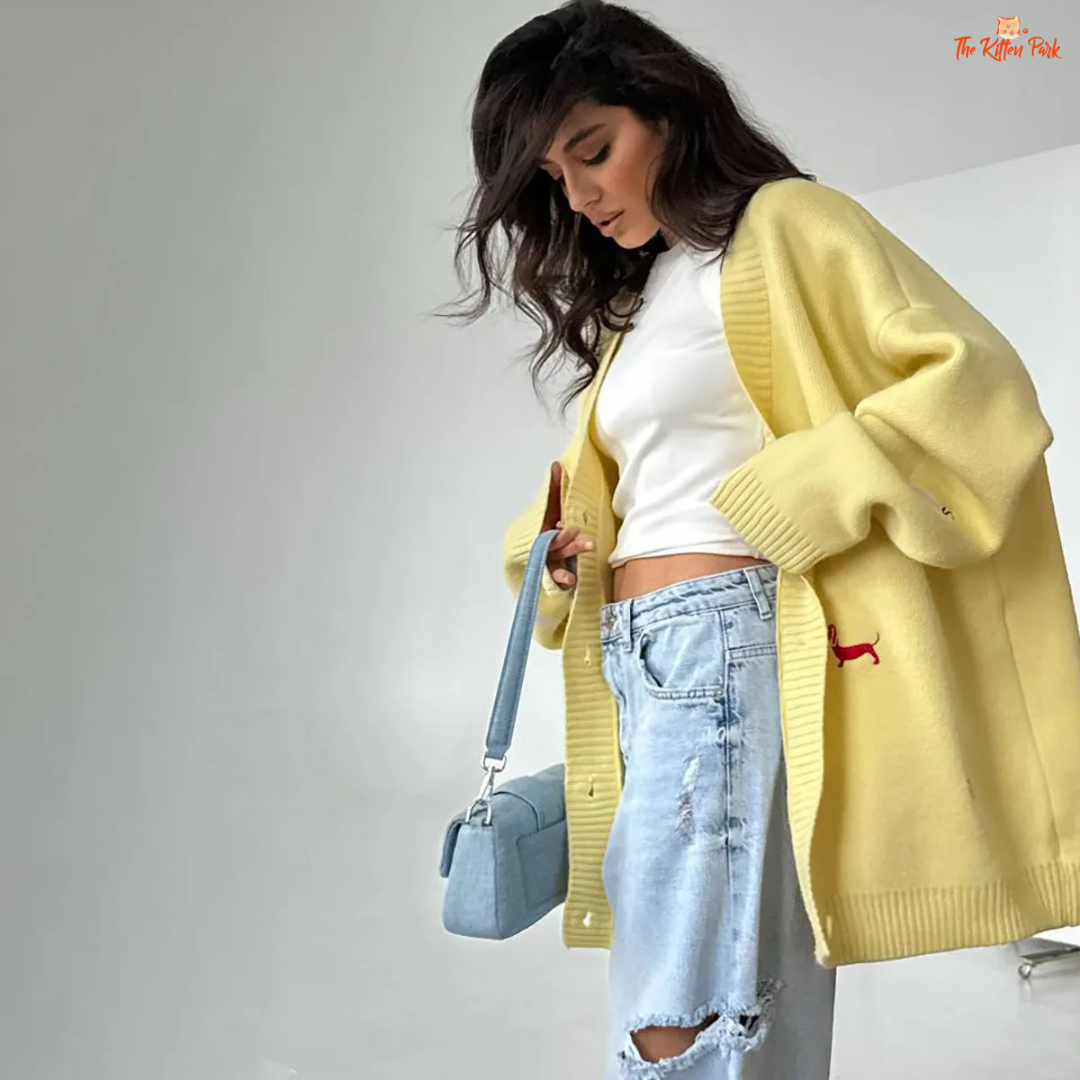 V-Neck Cardigan for Women – Elegant Single-Breasted Knit Sweater 2026 Autumn with printed knit fabric, button closure, and casual loose fit.