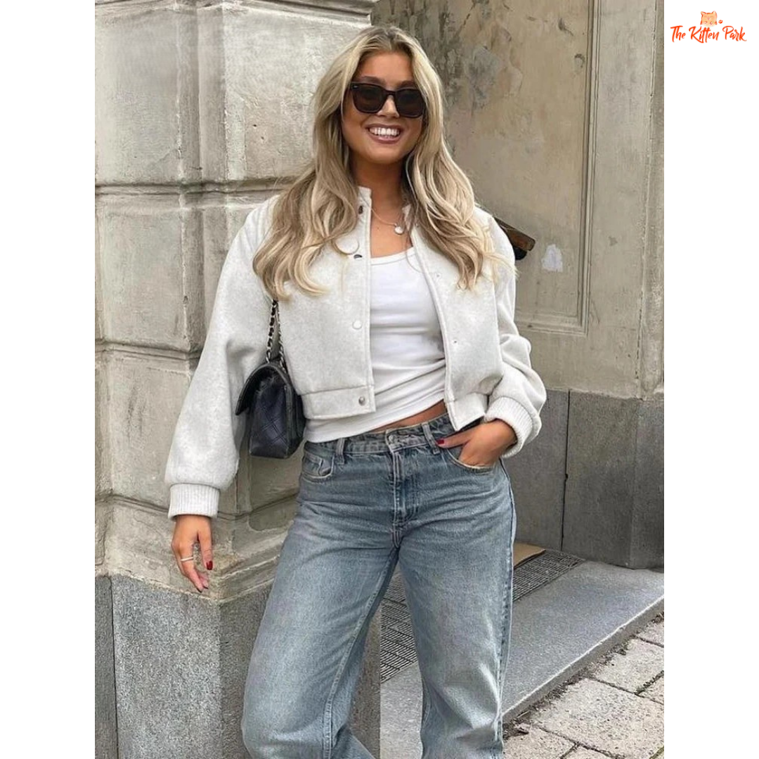 Vintage cropped bomber jacket for women, soft wool short coat with buttons and pockets, casual autumn winter fashion style.