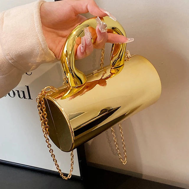 Fashionista's Gold Crossbody Bag