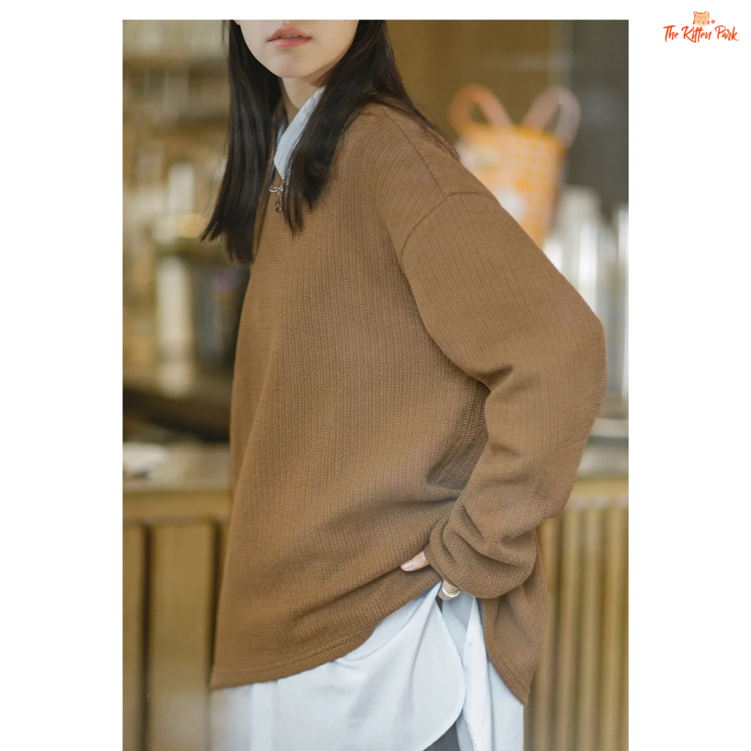 Women's Academy Style Knitted Sweatshirt, autumn crew neck pullover in a cotton-blend fabric with a loose casual fit.