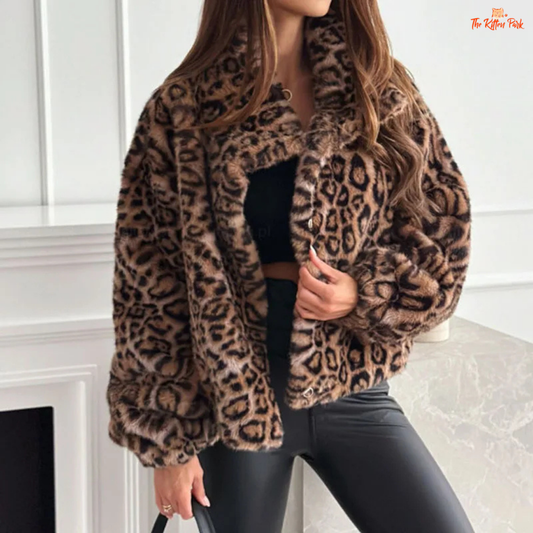 Women's Leopard Print Coat, casual loose-fit winter jacket with bold leopard pattern, thick fabric, and single-breasted closure for autumn and winter.