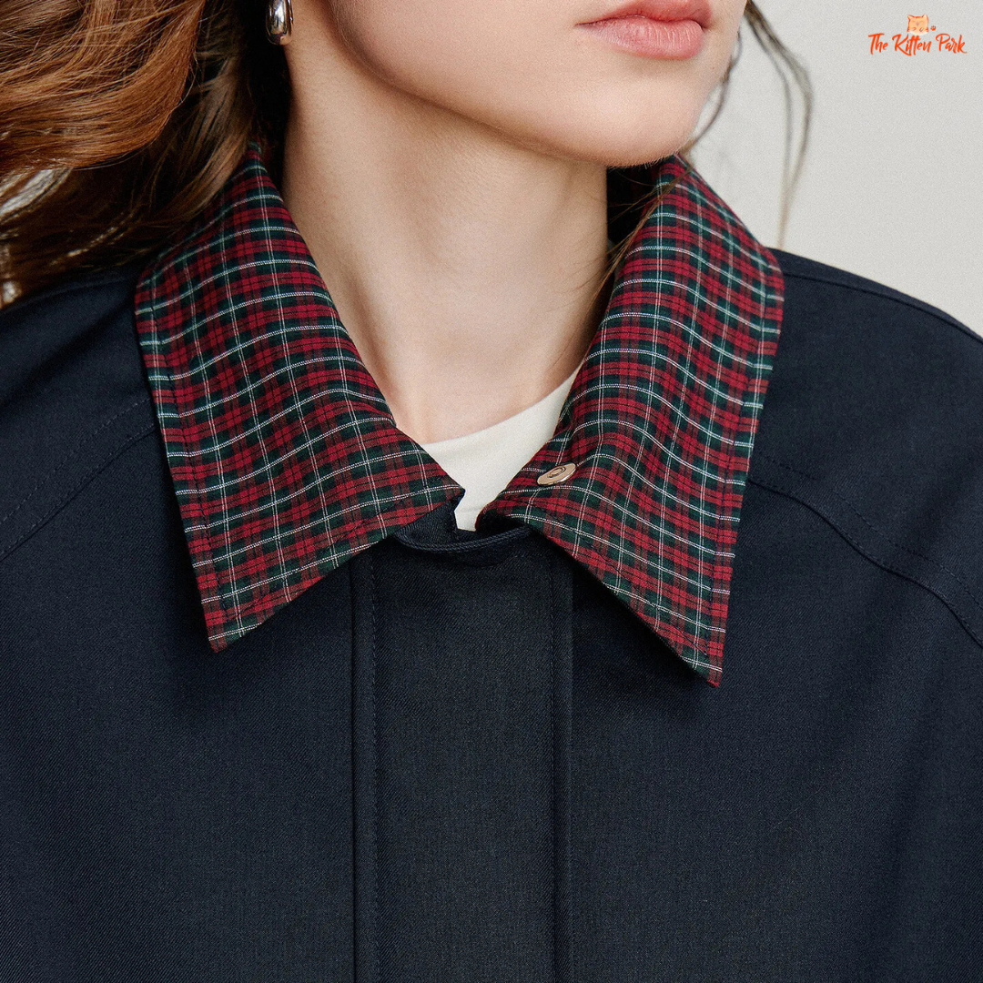 Women’s Retro Plaid Patchwork Jacket – Navy Blue Turn-Down Collar Coat 2026 Autumn with zipper closure, plaid patchwork design, and office-ready style.