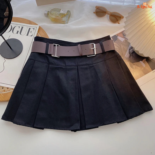 High waist A-line mini skirt for women with a belt and button details, made of non-stretch polyester in a casual everyday style.