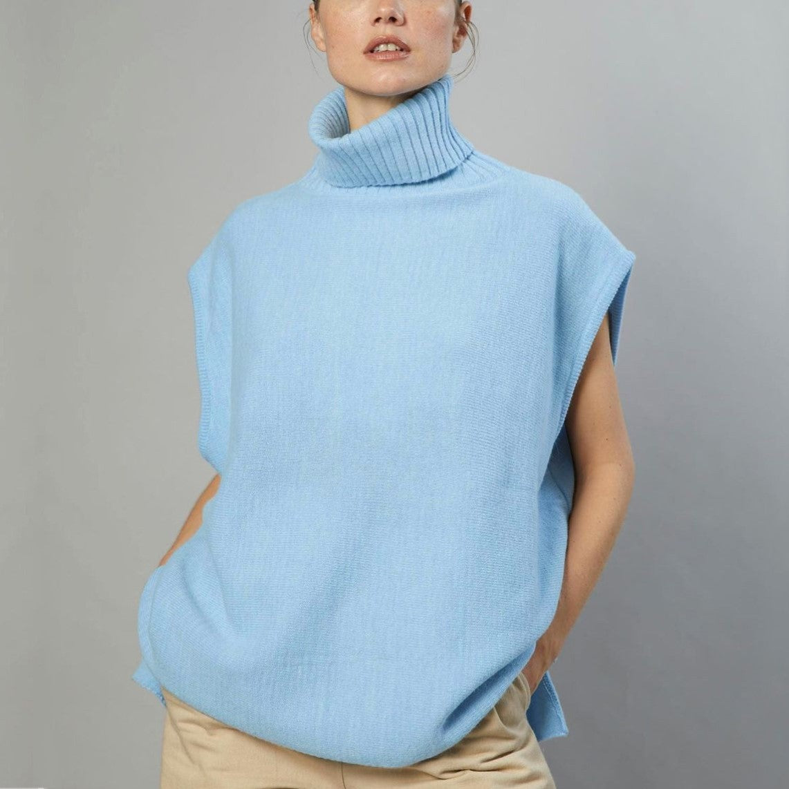 Women Knitted Turtleneck Sleeveless Sweaters