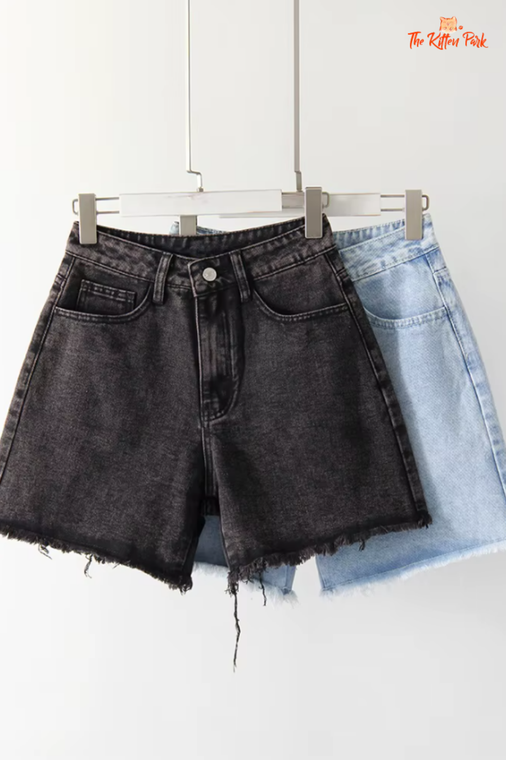 High waist denim Bermuda shorts for women with loose fit, zipper fly, and casual summer 2025 streetwear style.