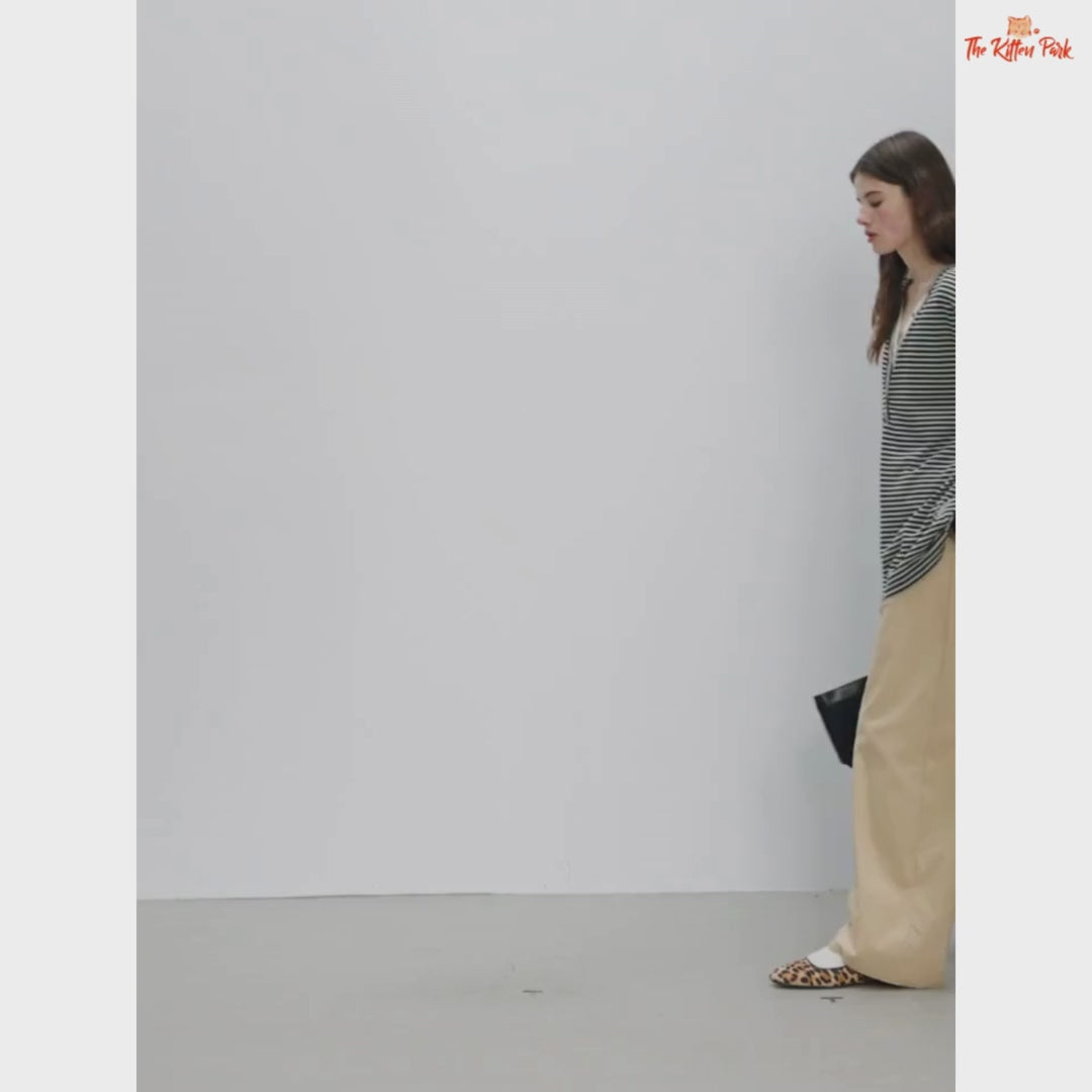 2026 Women's Retro Striped Fake Two-Piece V-Neck T-Shirt with retro stripes, layered look, and casual fit for all-season wear.