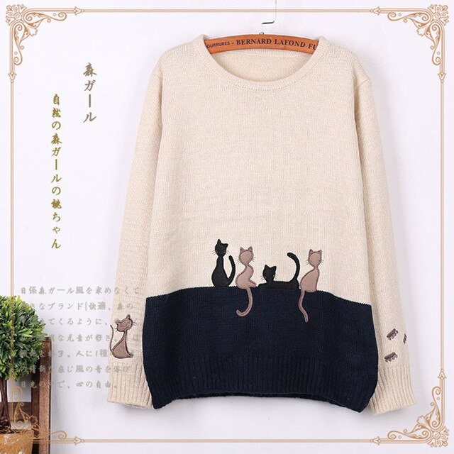 Women Cat Embroidered Knitted Sweater